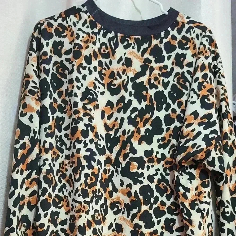 Plus Size Leopard Print Pullover